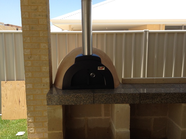 Wood-fired pizza oven