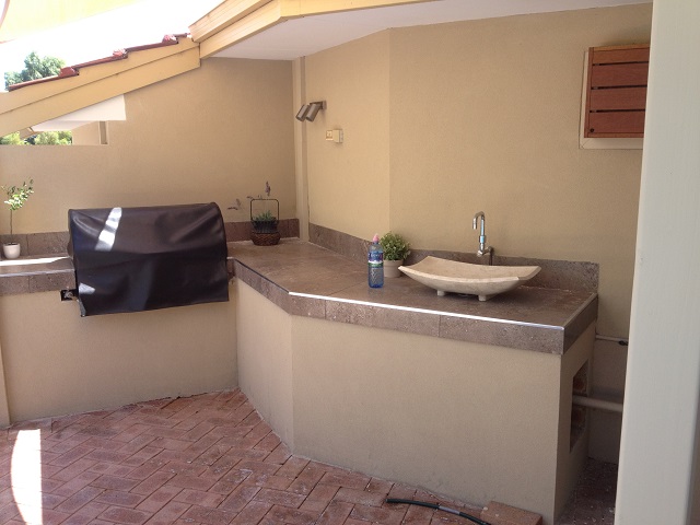 BBQ outdoor kitchen